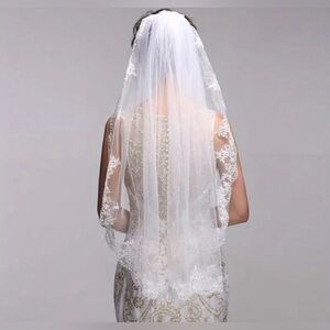Lace Embroidered and Gems Edge Bridal Wedding Veil White With Comb NWT